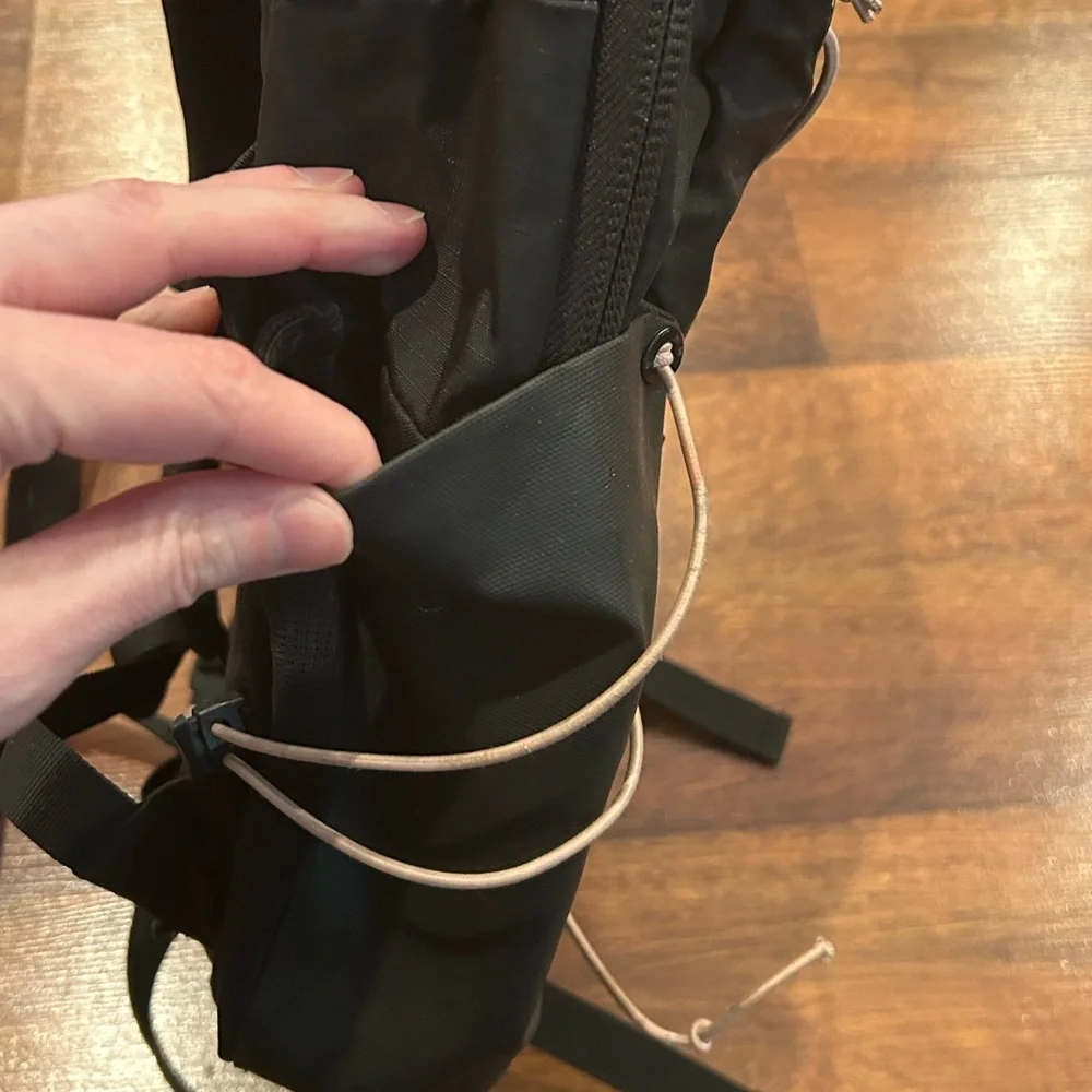 The North Face Borealis Black Backpack Flexvent Padded Adjustable Pockets 18.5”